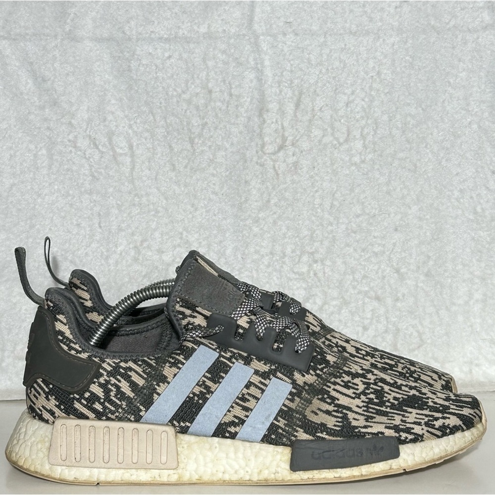 Adidas Mens Nmd R1 Grey FourLinen White Running Athletic Sneakers Shoes Sz 12